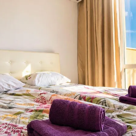 Elegant Romantic Bright Near Harmani By Searent Apartmán *